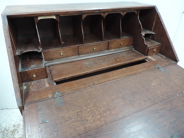 Late 18th Century Oak Fall Front Bureau of Four Drawers on Bracket Legs - Image 2 of 3