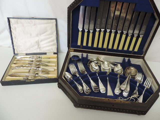 Canteen of Cutlery in Oak Case & Fish Set