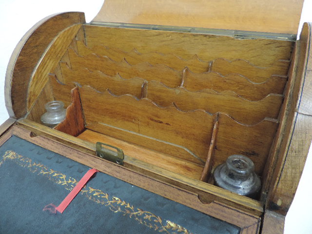 Victorian Pale Oak Roll Barrel Top Writing Box with Tooled Leather Slope - Image 3 of 3