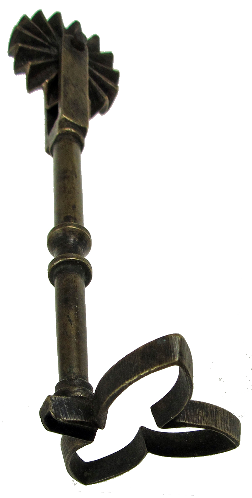 A RARE EARLY 19TH CENTURY COPPER-ALLOY PASTRY JIGGER with wheel and trefoil cutter on a spool-