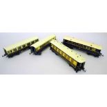 Hornby Series O gauge, two French passenger coaches; Pullman No.4018 and Restaurant Car No.2862
