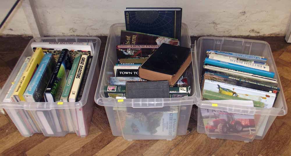 Three boxes of books, railways, birds, castles etc. Condition report: see terms and conditions