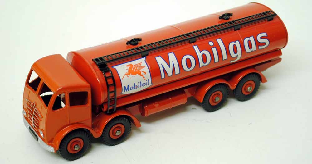 Two Dinky Foden tankers No. 504, one in Mobilgas red coachwork, the other two-tone blue, both boxed. - Image 3 of 9