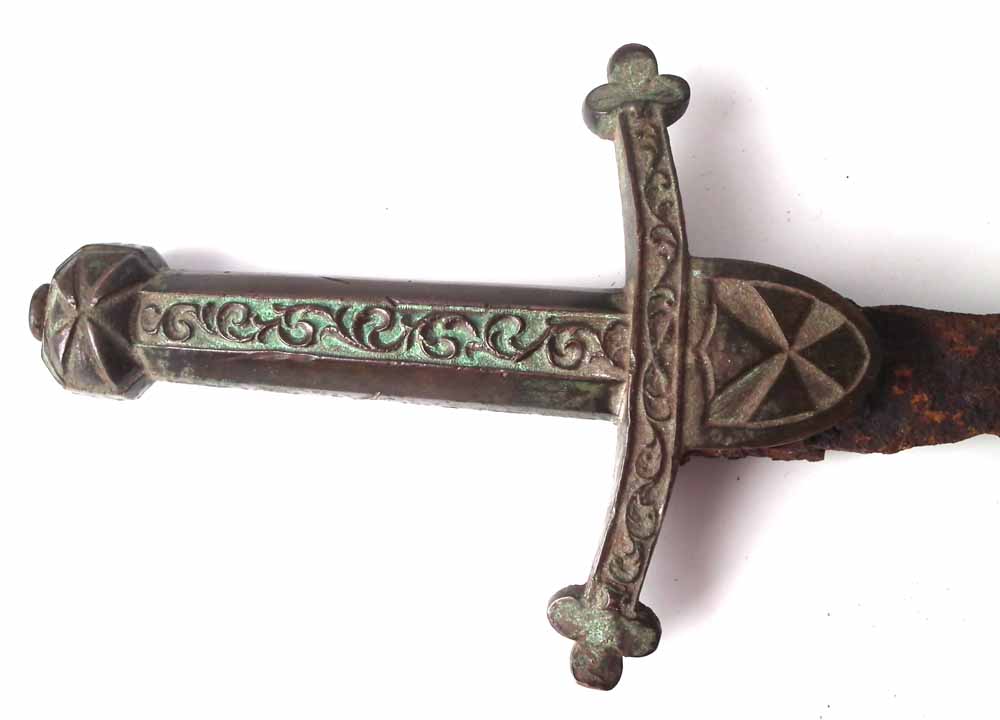 Sword hilt in excavated condition, possibly of Masonic significance with clover leaf terminals and - Image 2 of 5