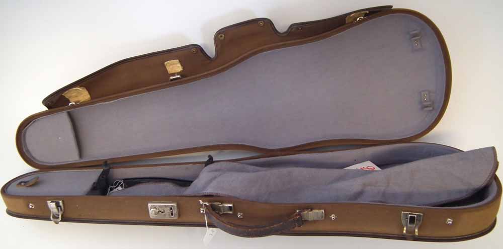 Rushworth and Dreaper Violin, labelled 'Artist Apollo Style 12' and dated 1924, with two piece - Image 18 of 18