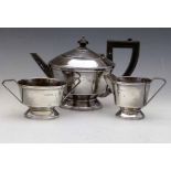 Art Deco style three-piece silver tea set, AL Dennison, Birmingham 1931, 21oz all in. Condition