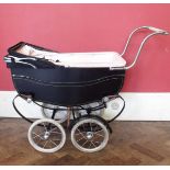 Roslyn Dolls Pram. Condition report: see terms and conditions