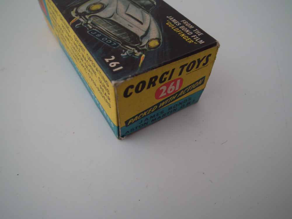 Corgi boxed James Bond's 007 Aston Martin D.B.5 model 261, with villain and sealed secret - Image 7 of 10