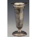 Silver posy vase, Birmingham 1927, height 18cm..