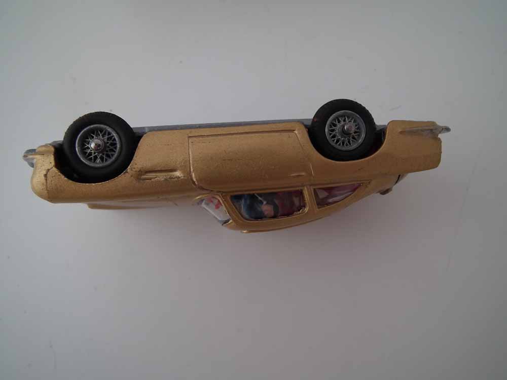 Corgi boxed James Bond's 007 Aston Martin D.B.5 model 261, with villain and sealed secret - Image 5 of 10