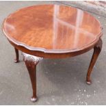 Circular walnut coffee table. Condition report: see terms and conditions