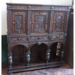 Early 20th century oak Jacobean style court cupboard. Condition report: see terms and conditions