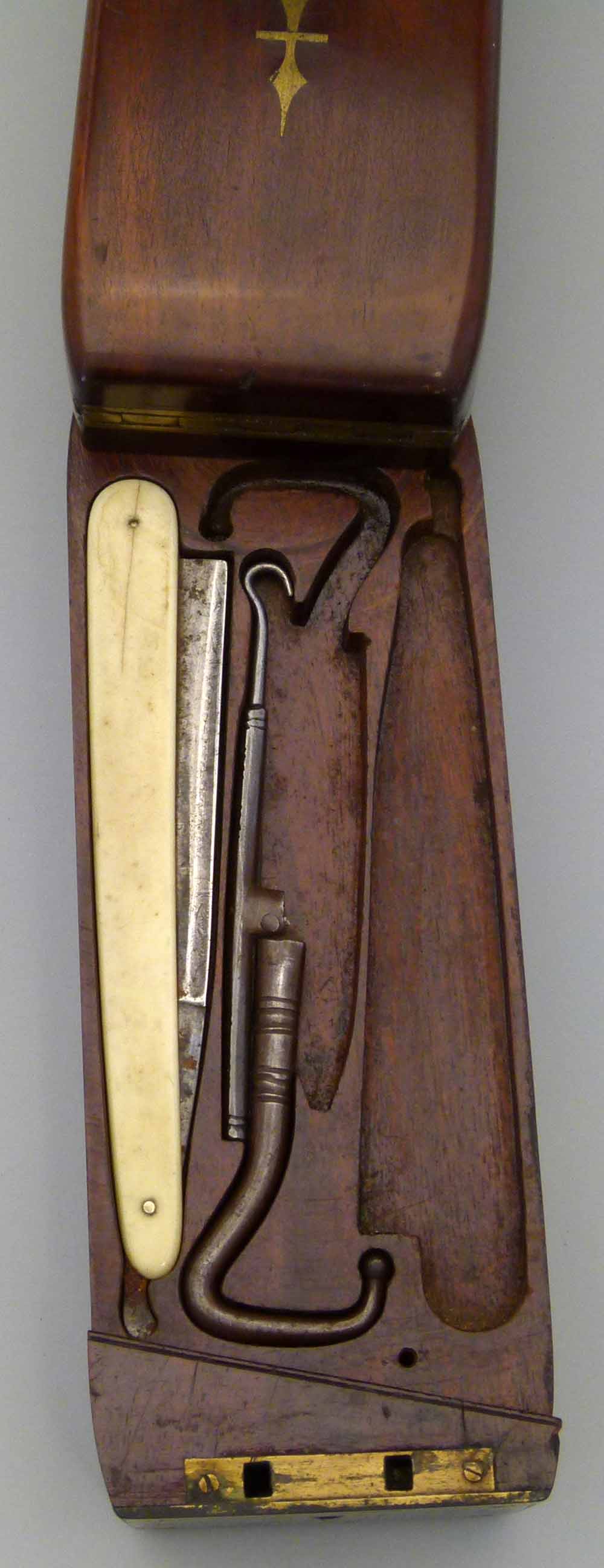 Victorian gentleman's mahogany and brass travelling toiletry box with shaped recesses for a - Image 9 of 13