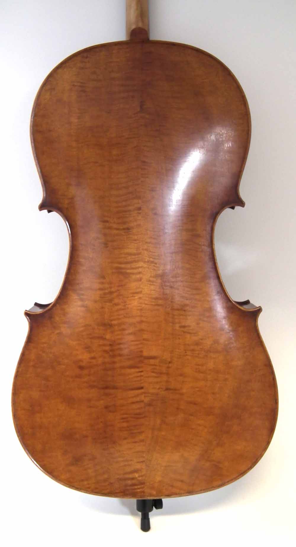 Liu Xi workshops Cello, with two piece lightly flamed back and aged chestnut varnish, with two - Image 5 of 14