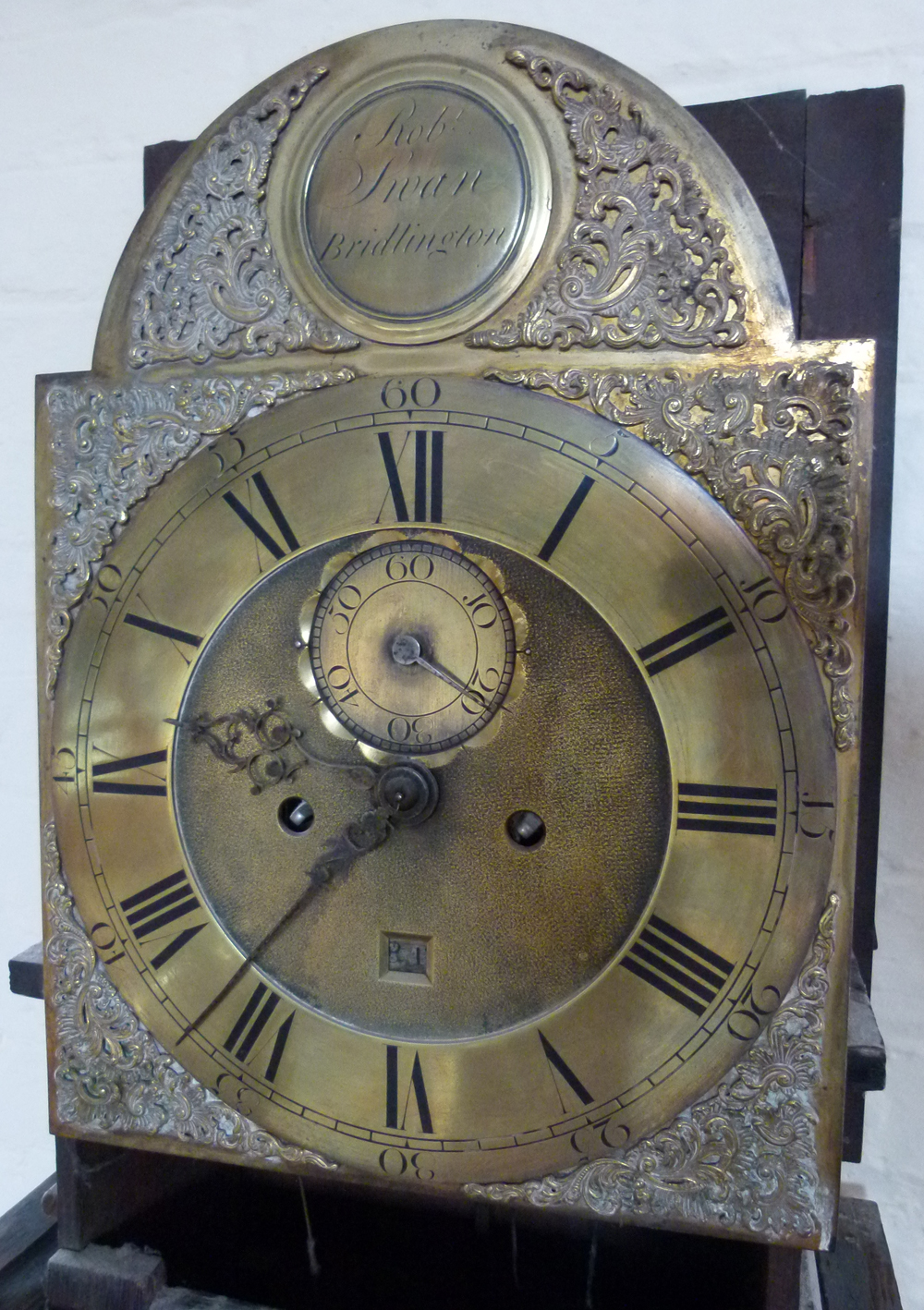 Oak longcased clock, brass break-arch dial signed Robt Swan, Bridlington, in the arch, Roman chapter - Image 10 of 14