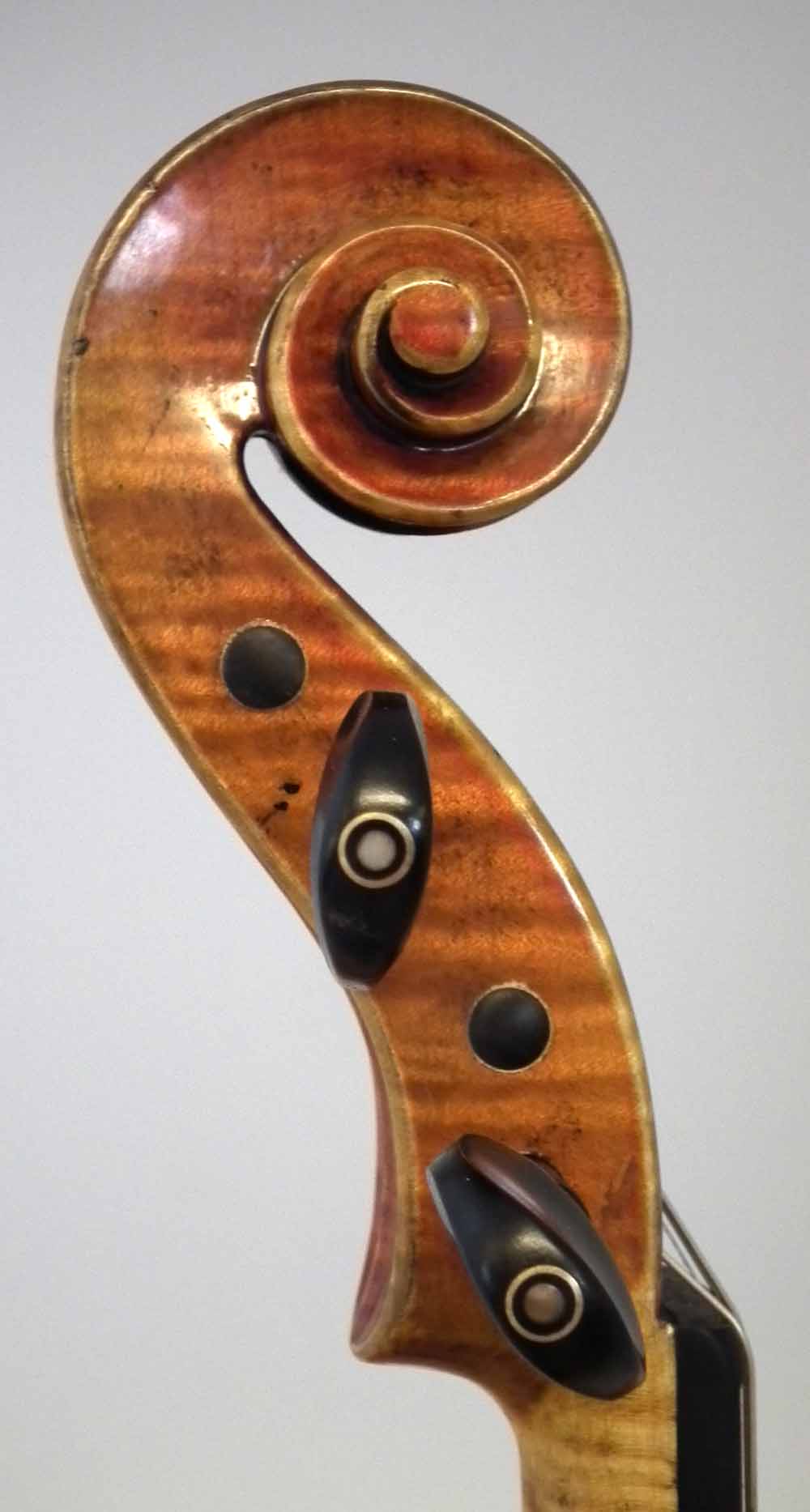 Liu Xi workshops Violin, with two piece lightly flamed back and aged golden orange varnish, with two - Image 5 of 12