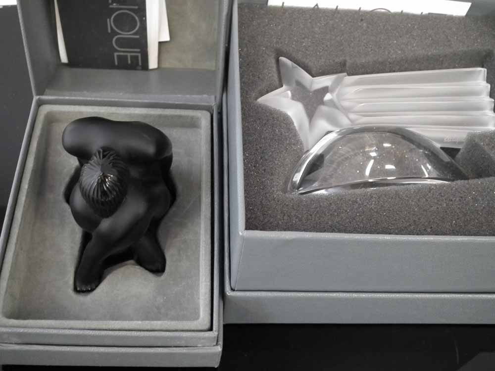 Two Lalique boxed models, to include seated nude, in black glass, 5.5cm high and a 2000 - Image 4 of 4