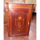 Mahogany corner cupboard. Condition report: see terms and conditions