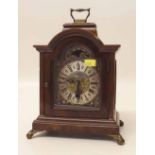 Reproduction mantel clock. Condition report: see terms and conditions