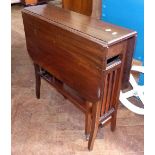 Edwardian mahogany sutherland table. Condition report: see terms and conditions