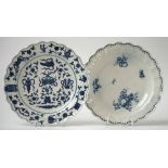 Two Worcester plates circa 1770, one painted with Hundred Antiques pattern, the other printed with