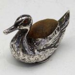 Silver pin cushion in the form of a duck, length 5.5cm