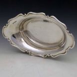 Oval silver fruit bowl, Atkin Bros, Sheffield 1921, with an everted wavy rim, length 32cm, 14oz