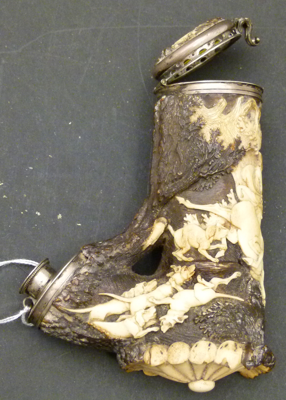 Black Forest antler bone pipe carved with the hunt with white metal mounts, height 13cm. - Image 2 of 6