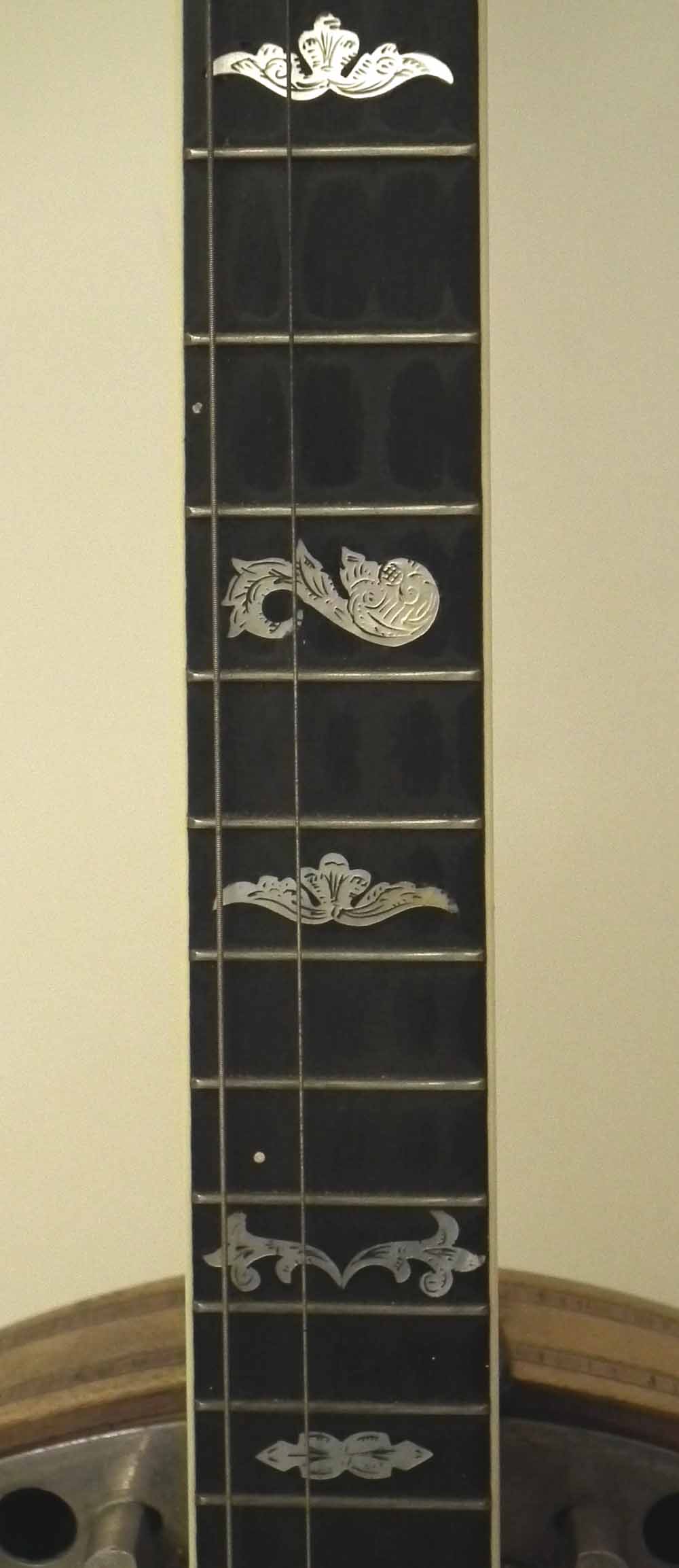 Clifford Essex Paragon four string Tenor Banjo, with engraved pearl headstock and fingerboard - Image 5 of 21
