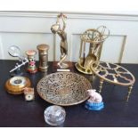 Quantity of mixed metal ware. Condition report: see terms and conditions