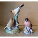 A Royal Worcester Group of 2 birds "Chaffinches" numbered 3364, 13.5cm high, also Royal Worcester