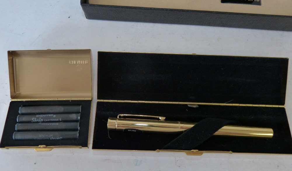 A Sheaffer Presentation Fountain Pen in fitted box with various cartridges - Image 3 of 3