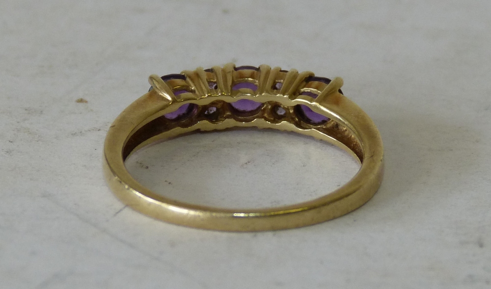 A 9ct Gold Ladies Amethyst Ring - Image 2 of 3
