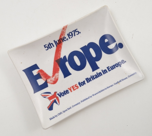 A rectangular ashtray, to commemorate the European Referendum, 5th June 1975, width 5ins