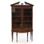 A good Edwardian display cabinet, with a