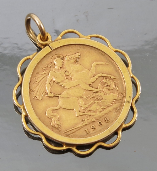 A 1908 half sovereign, in a 9ct gold wire edge pendant mount, weight 5.