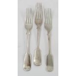 A set of six silver fiddle pattern dinner forks, engraved to the back with a W, Sheffield 1913,