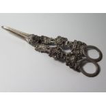 A Pair of George III Silver Grape Scissors, London 1810, WS, 141g