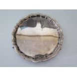 An Elizabeth II Silver Salver, Sheffield 1964, E.V, 20cm, 285g