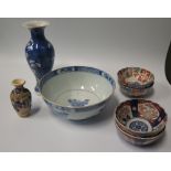 A Nineteenth Century Chinese Blue and White Porcelain Bowl decorated with chrysanthemum, 23 cm