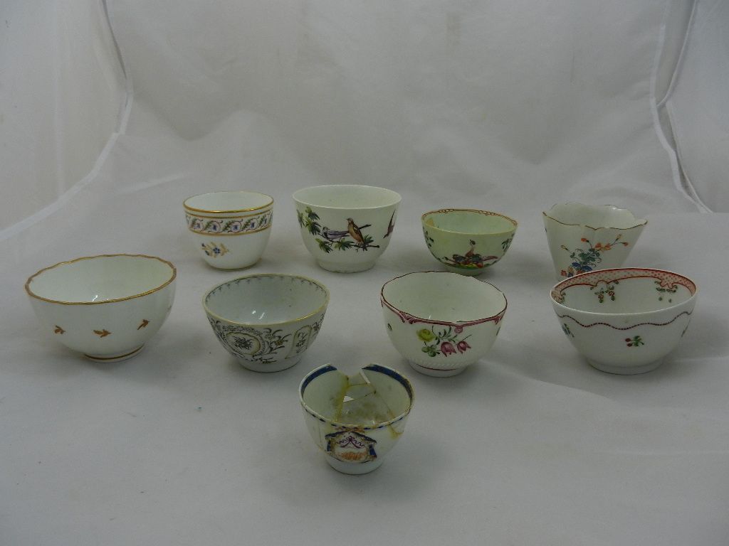 A collection of 18th century and later English porcelain and other teacups, tea bowls and saucers, - Image 4 of 14