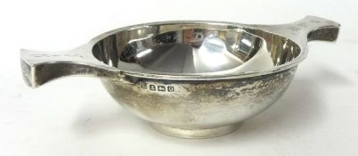 George V silver quaich, 1913, approximatelty 4.45oz.