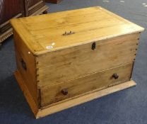 A pine blanket chest fitted with a drawer, 42c,m x 52cm x 75cm