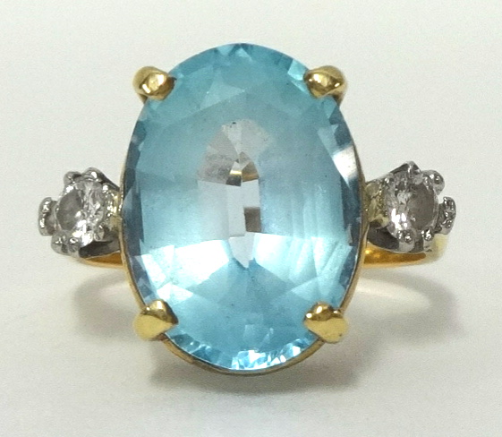 Topaz and diamond set ring in 14K, ring size L