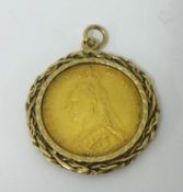 Victorian gold sovereign, 1899, in 9ct gold pendant mount
