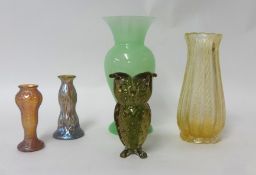 Various coloured and Art glass ware (5).
