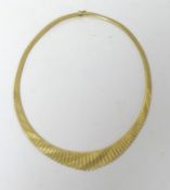 9ct gold frill necklace, 21g