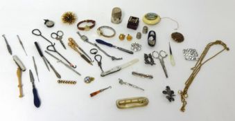 A mixed lot of jewellery, objects, wrist watches, scissors etc