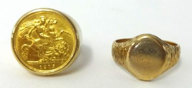 Two gents 9ct gold rings including one set with a George V half sovereign 1915, gross weight 21.80g