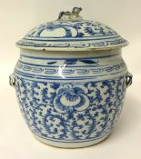 A 19th century Chinese porcelain blue and white jar and cover, 23cm.